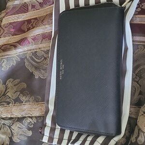 Henri bendel large new wallet black gold accents dust cover has it all